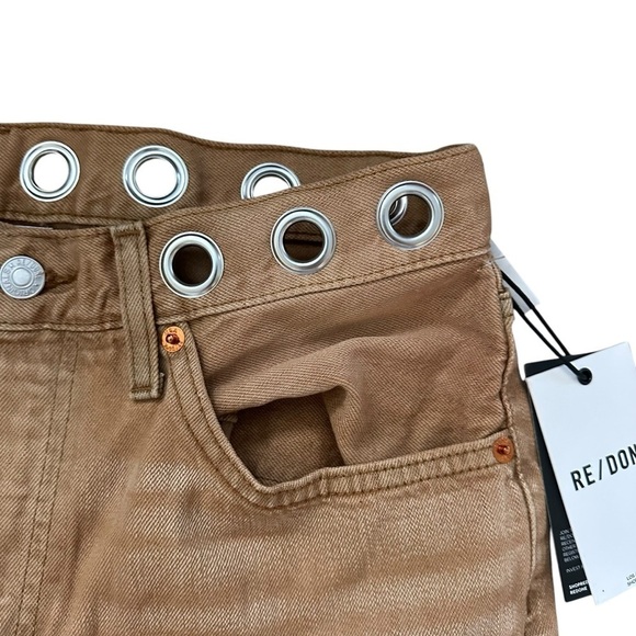 NWT Re/Done originals 90’s Loose Crop size 27 tan with metal
Grommets - Picture 7 of 11